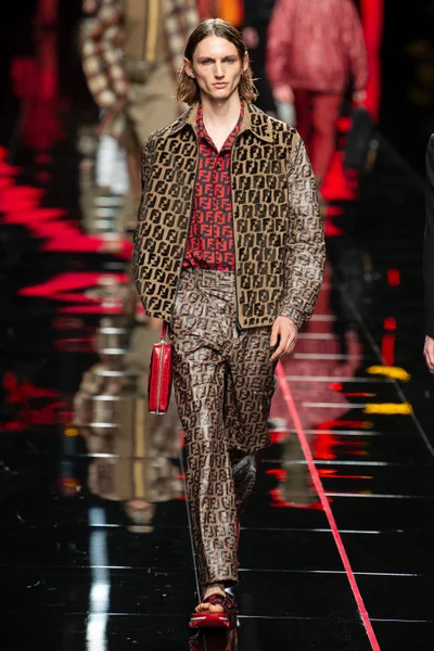 Look 24